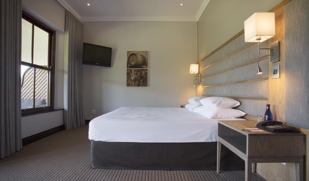Asara Wine Estate & Hotel Стеленбош Екстериор снимка